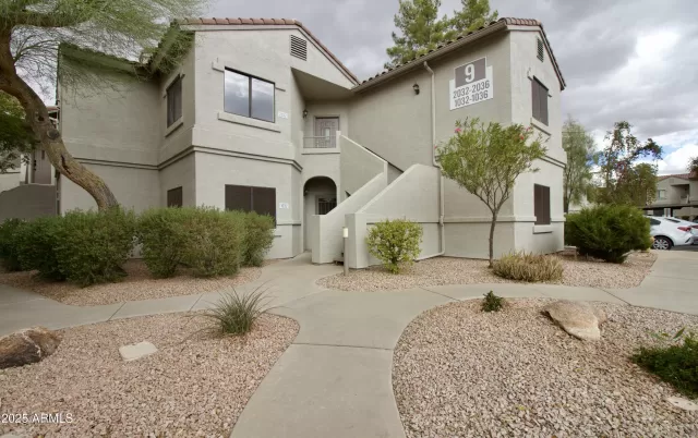 MLS: 6829400 Condo For Sale