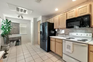 Photo #6: 6829595 Listing 