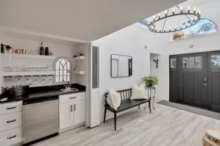 Photo #4: 6829622 Listing 