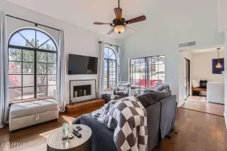 Photo #4: 6829697 Listing