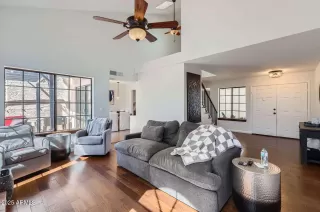 Photo #5: 6829697 Listing