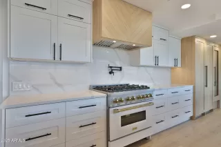 Photo #2: 6829736 Listing