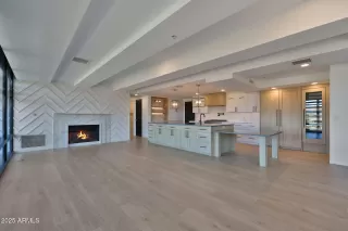 Photo #6: 6829736 Listing