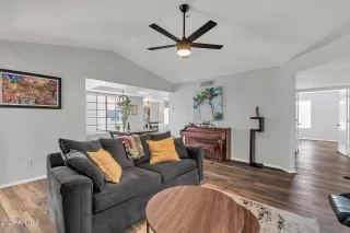 Photo #2: 6829937 Listing 