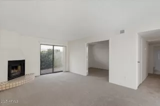 Photo #5: 6830146 Listing