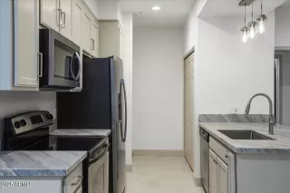 Photo #4: 6830175 Listing