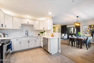 Photo #4: 6830390 Listing 