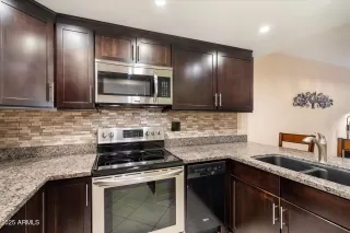 Photo #2: 6830833 Listing