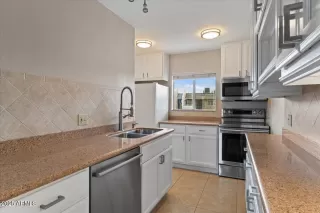 Photo #3: 6830870 Listing