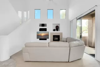 Photo #4: 6830950 Listing 