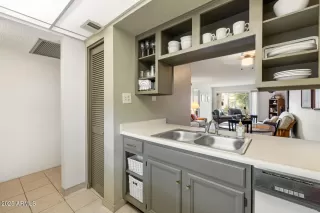 Photo #4: 6831062 Listing