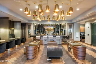 Photo #5: 6831079 Listing