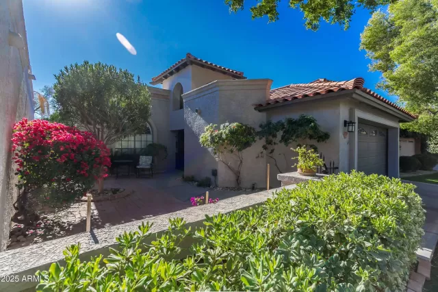 MLS: 6831252 Condo For Sale