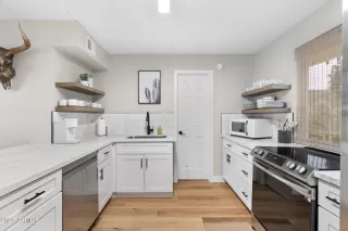 Photo #1: 6831377 Listing