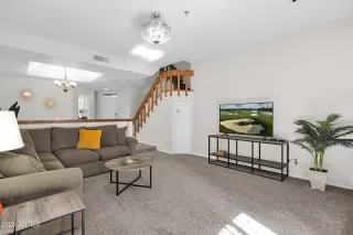 Photo #5: 6831829 Listing 