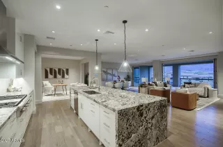 Photo #2: 6832142 Listing 