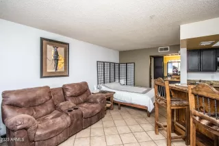 Photo #6: 6832294 Listing