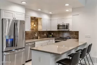 Photo #2: 6832449 Listing