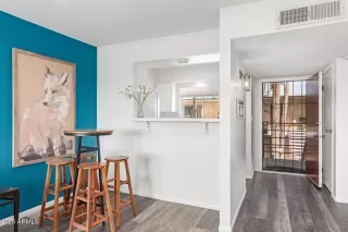 Photo #3: 6832518 Listing