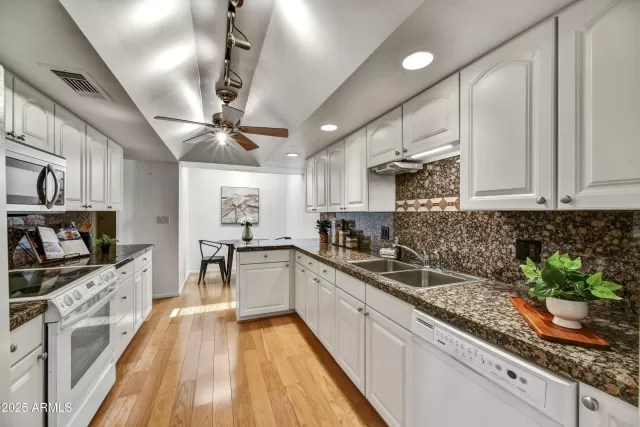 MLS: 6832716 Condo For Sale