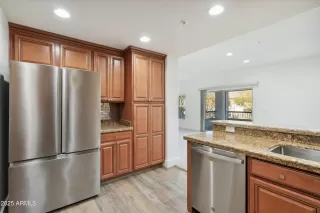 Photo #5: 6832717 Listing