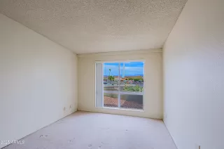 Photo #2: 6832790 Listing