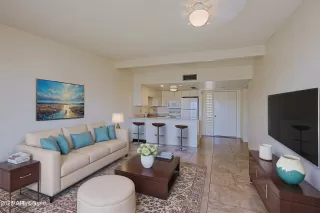 Photo #5: 6832790 Listing
