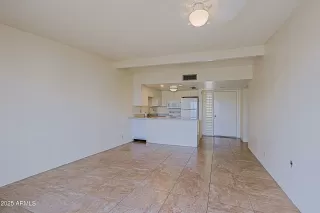 Photo #6: 6832790 Listing