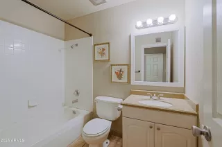 Photo #5: 6832798 Listing