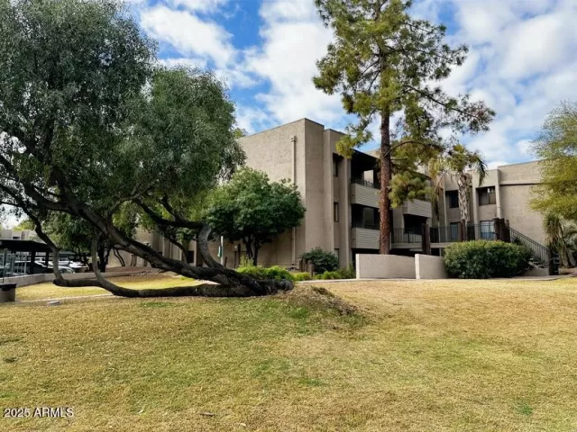 MLS: 6832821 Condo For Sale