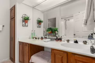 Photo #4: 6832898 Listing