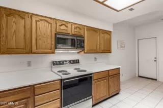 Photo #6: 6832898 Listing