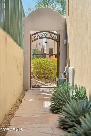 Photo #2: 6833049 Listing