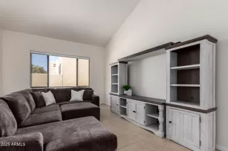 Photo #6: 6833295 Listing