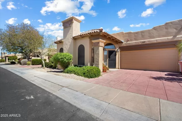 MLS: 6833637 Condo For Sale