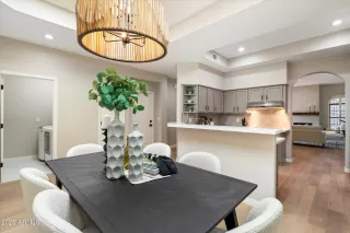 Photo #6: 6833637 Listing 