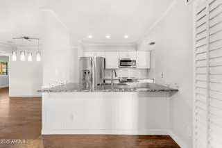 Photo #5: 6833684 Listing