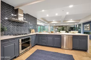 Photo #1: 6833740 Listing 