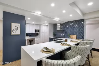 Photo #2: 6833740 Listing 
