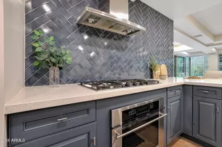Photo #6: 6833740 Listing 