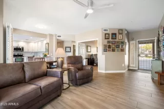 Photo #5: 6833857 Listing 
