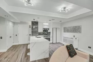 Photo #3: 6833947 Listing