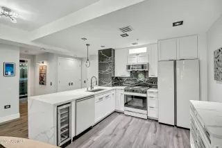 Photo #4: 6833947 Listing