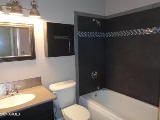 Photo #4: 6834059 Listing 