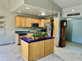 Photo #5: 6834188 Listing 