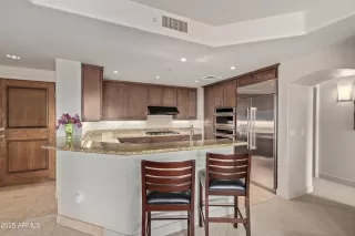 Photo #4: 6834418 Listing