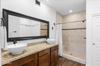 Photo #5: 6834777 Listing