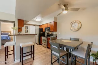 Photo #3: 6834825 Listing