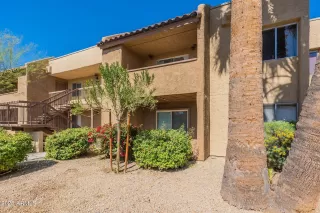 Photo #4: 6834825 Listing
