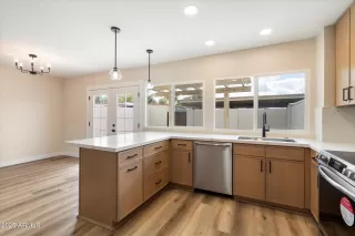 Photo #3: 6834943 Listing 